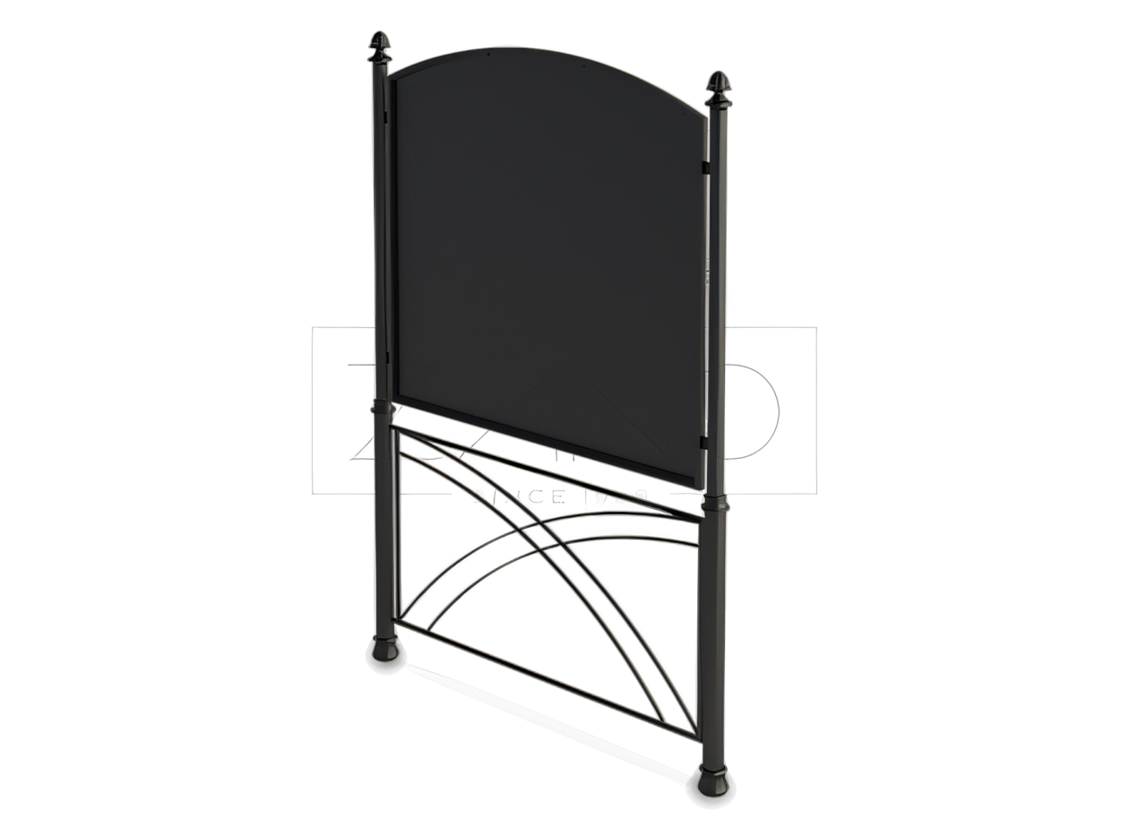 Informasjonstavler på stolper. rutetavler for bussholdeplasser