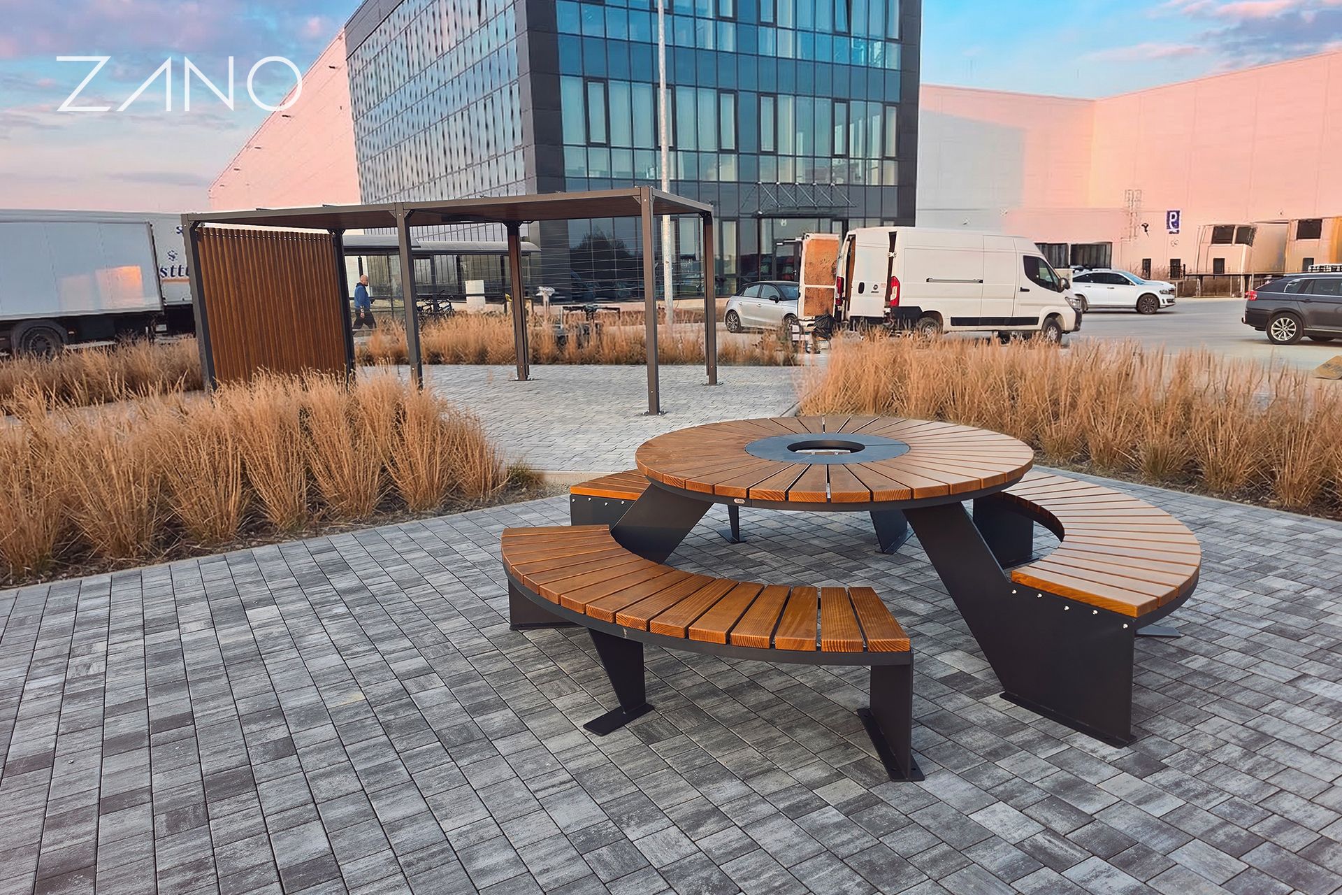 Avslapningsområde med piknikbord Domino og Pergola Avslapningsområde med piknikbord Domino og Pergola