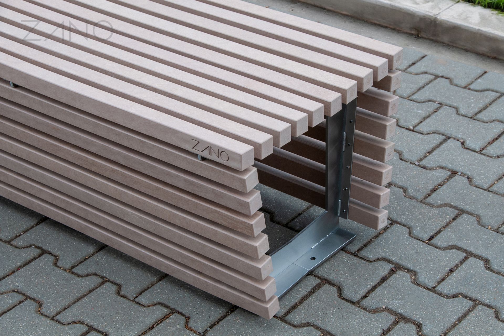 Komposittbord i treimitasjon, farge: teak Komposittbord i treimitasjon, farge: teak