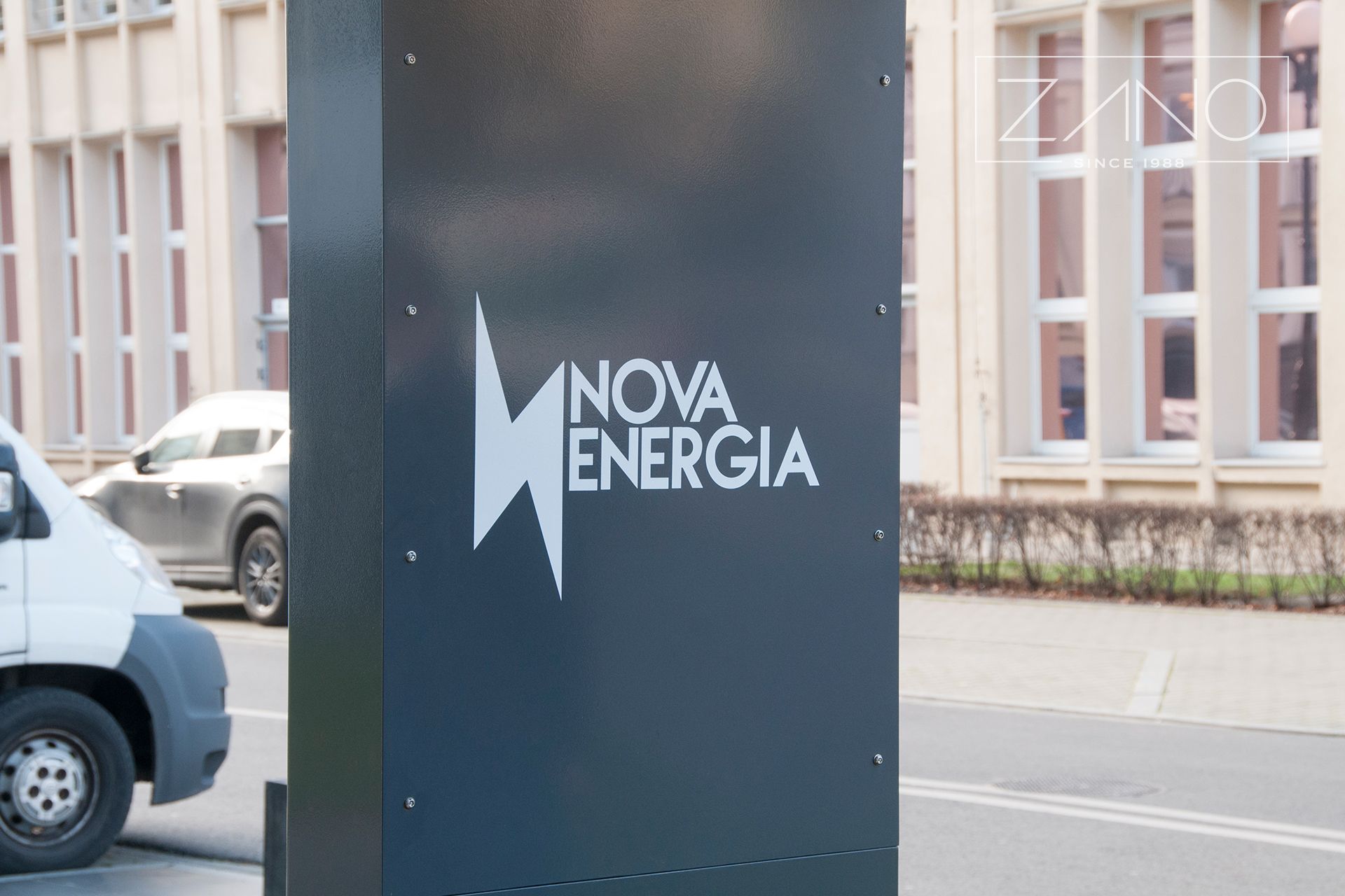 Nova Energia - AGH Kraków solcellebenk